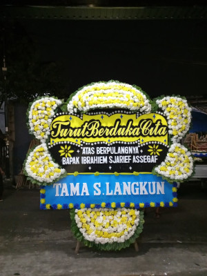 Papan Bunga Duka di Madidir Weru